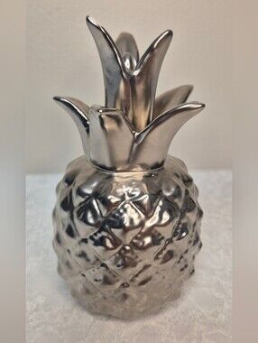 Decorative Metallic Pineapple Accent – Modern Home Décor (Abbott)